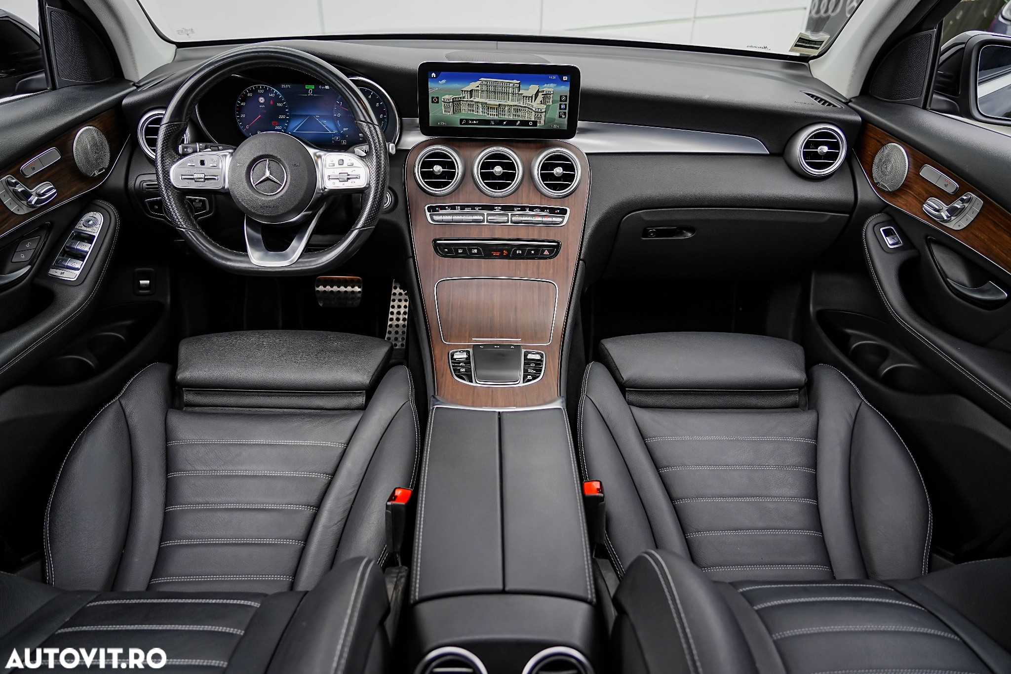 Mercedes-Benz GLC 300 de 4Matic 9G-TRONIC AMG Line Plus - 13
