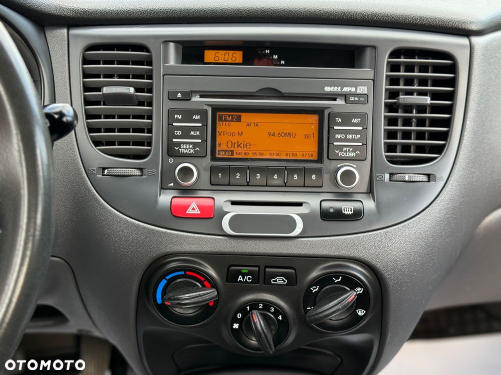 Kia Rio 1.4 Comfort - 19