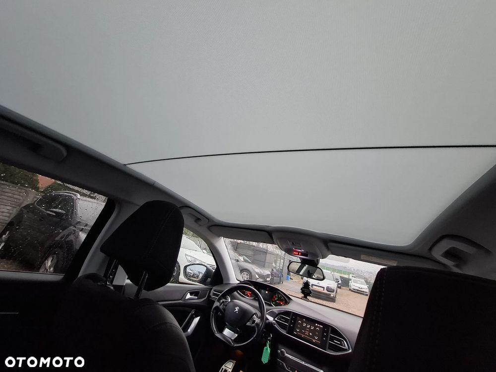 Peugeot 308 1.5 BlueHDi Allure S&S - 17