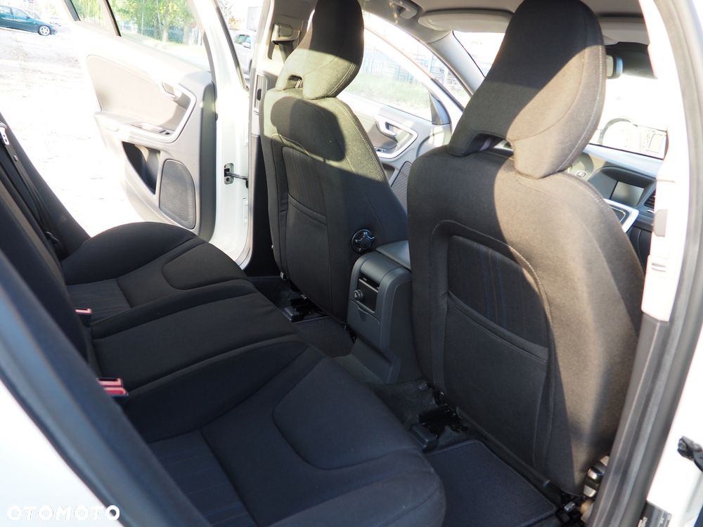 Volvo S60 D2 - 13