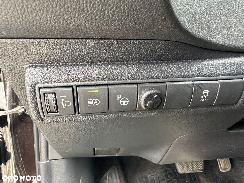 Toyota Corolla - 22