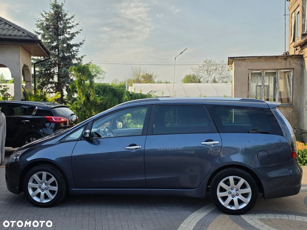Mitsubishi Grandis - 8