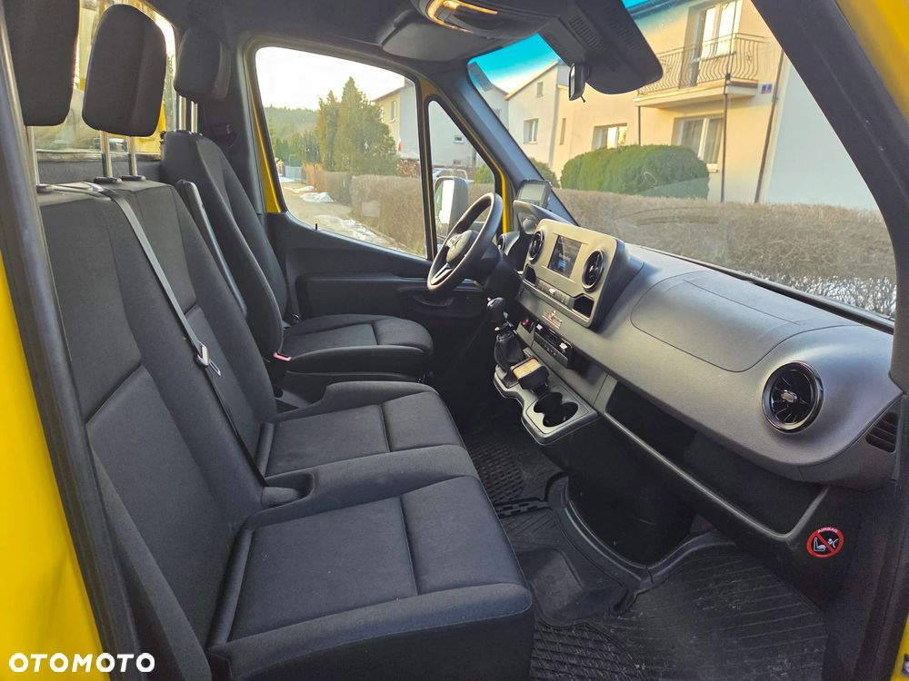 Mercedes-Benz Sprinter - 21
