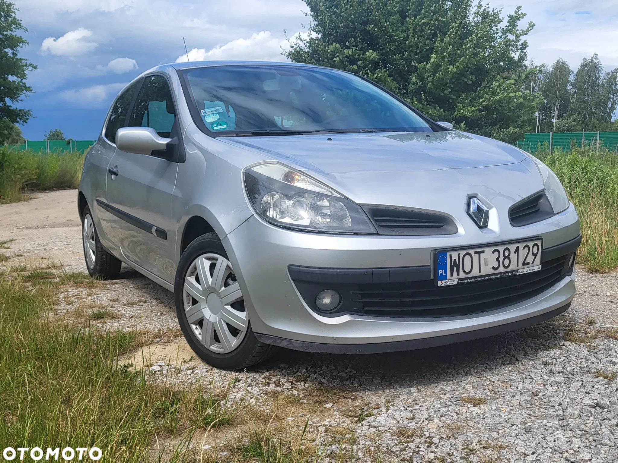 Renault Clio 1.2 16V Authentique - 11