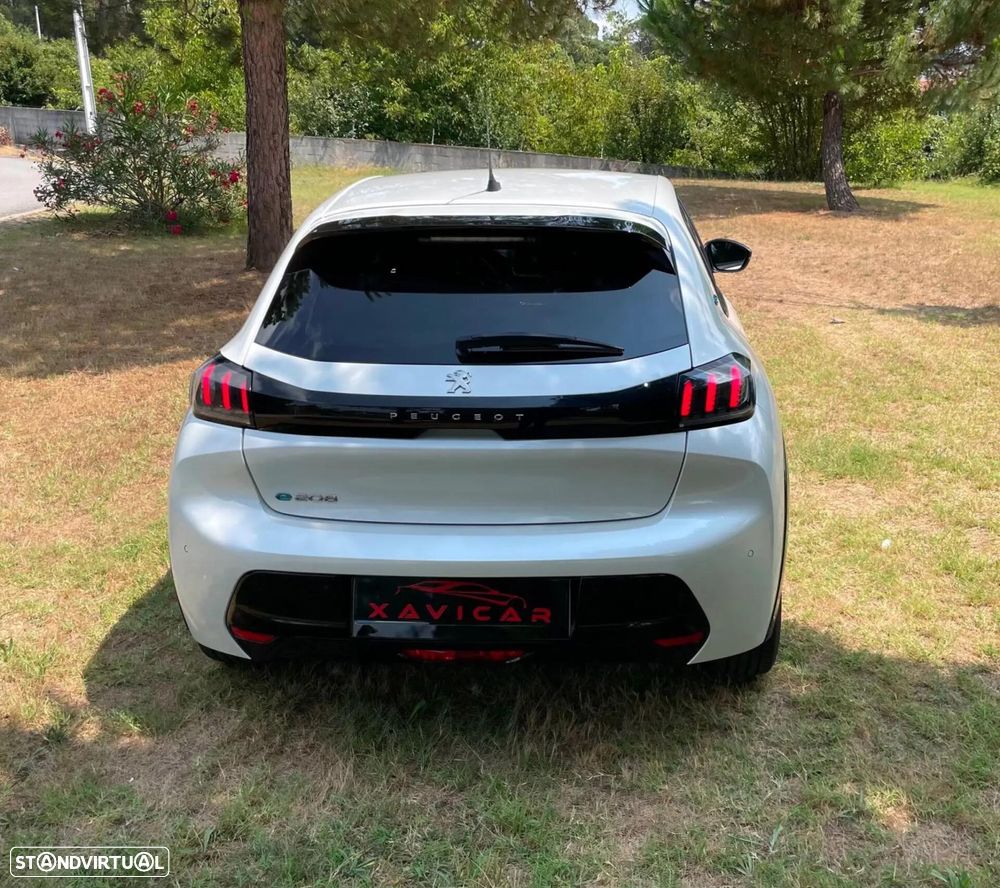 Peugeot e-208 50 kWh Allure Pack — fotografia 4