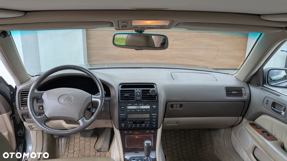 Lexus LS - 14