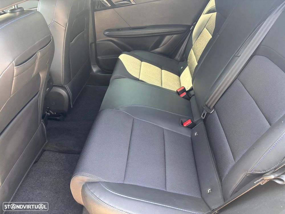 MG MG4 64 kWh Luxury - 4