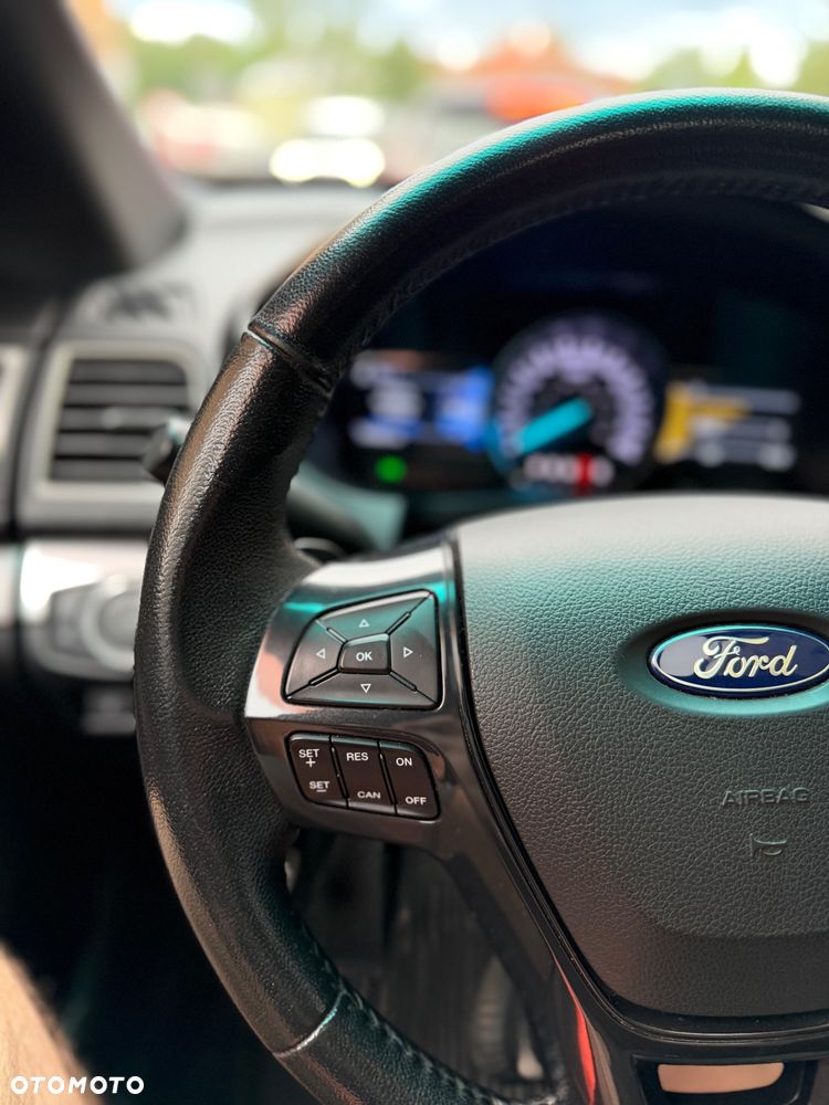 Ford Explorer - 31
