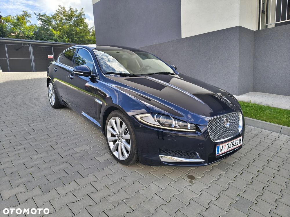 Jaguar XF 3.0 V6 D Luxury - 2