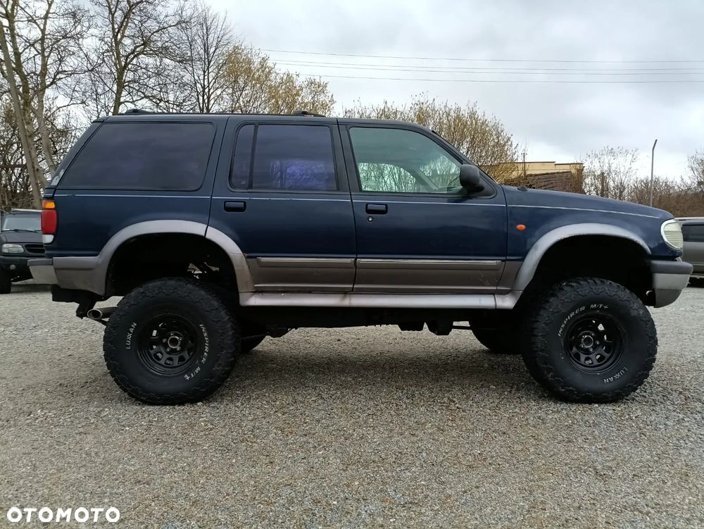 Ford Explorer - 6
