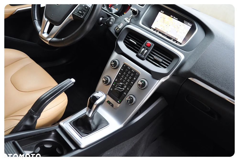 Volvo V40 T3 Inscription - 29