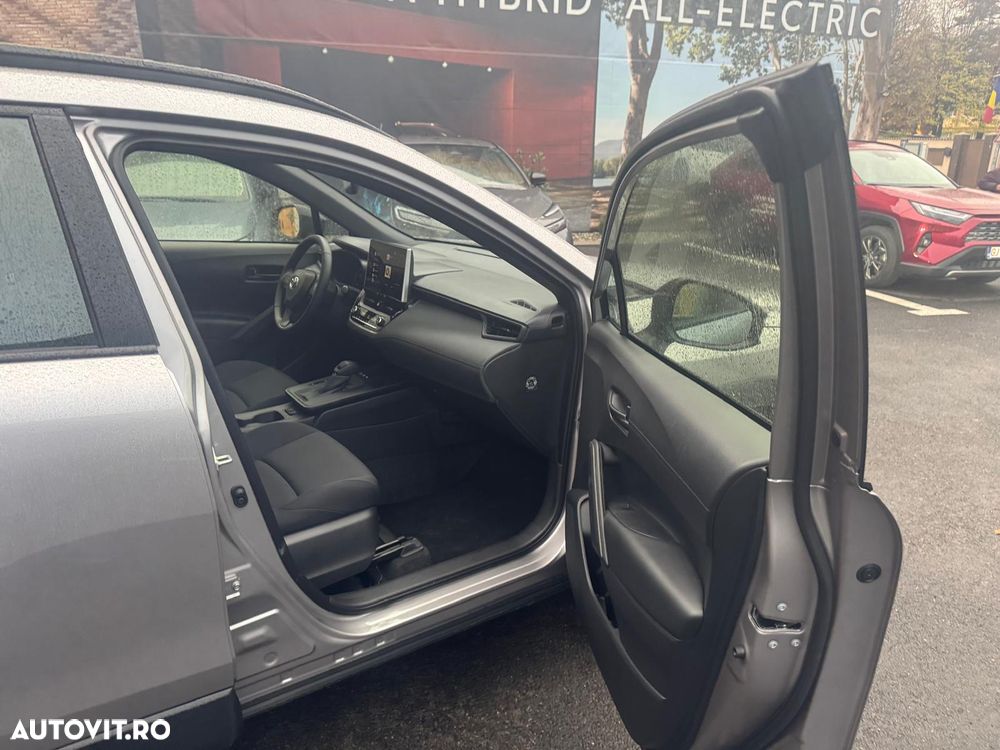 Toyota Corolla Cross - 13