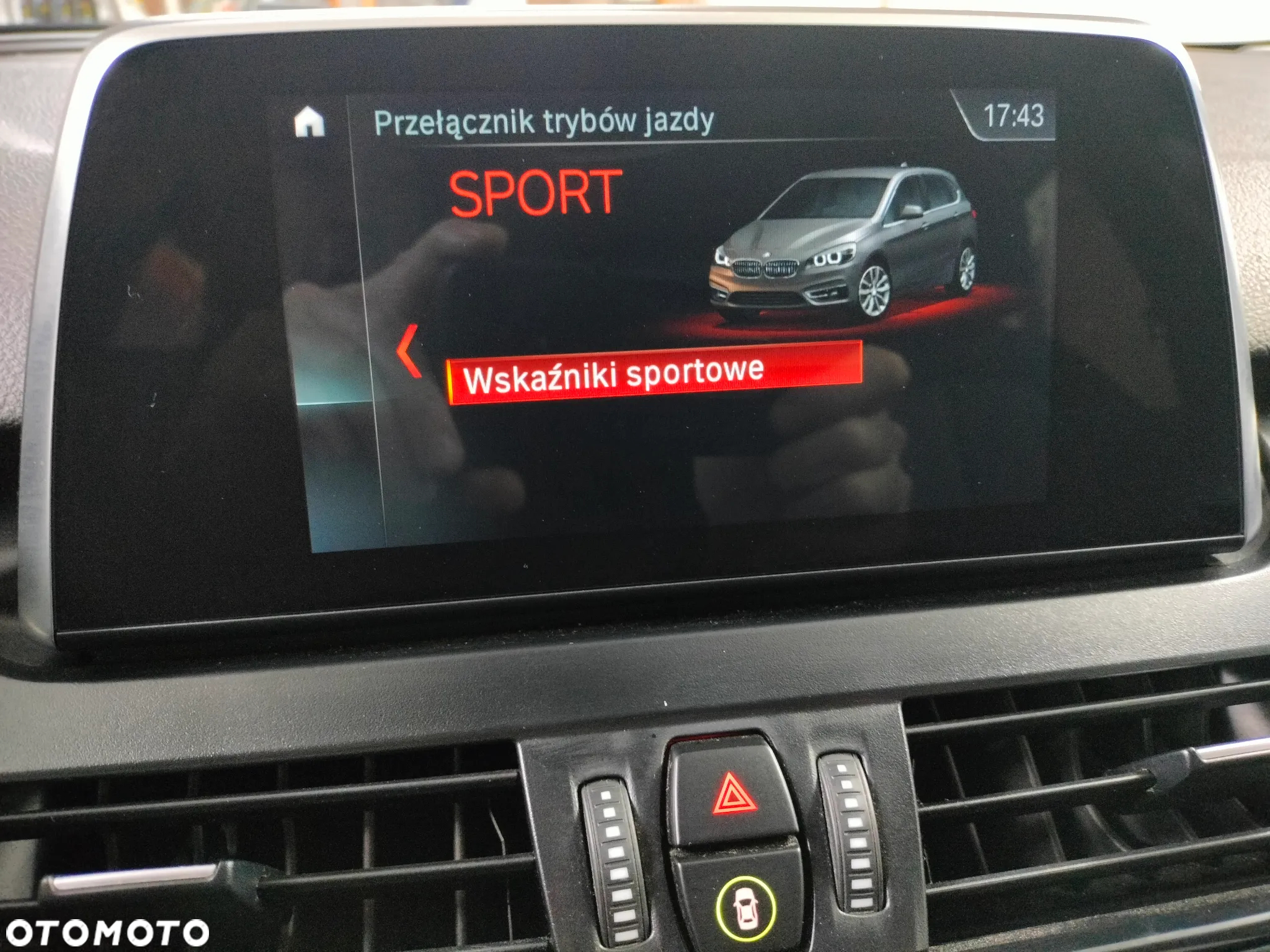 BMW Seria 2 218i Active Tourer - 17