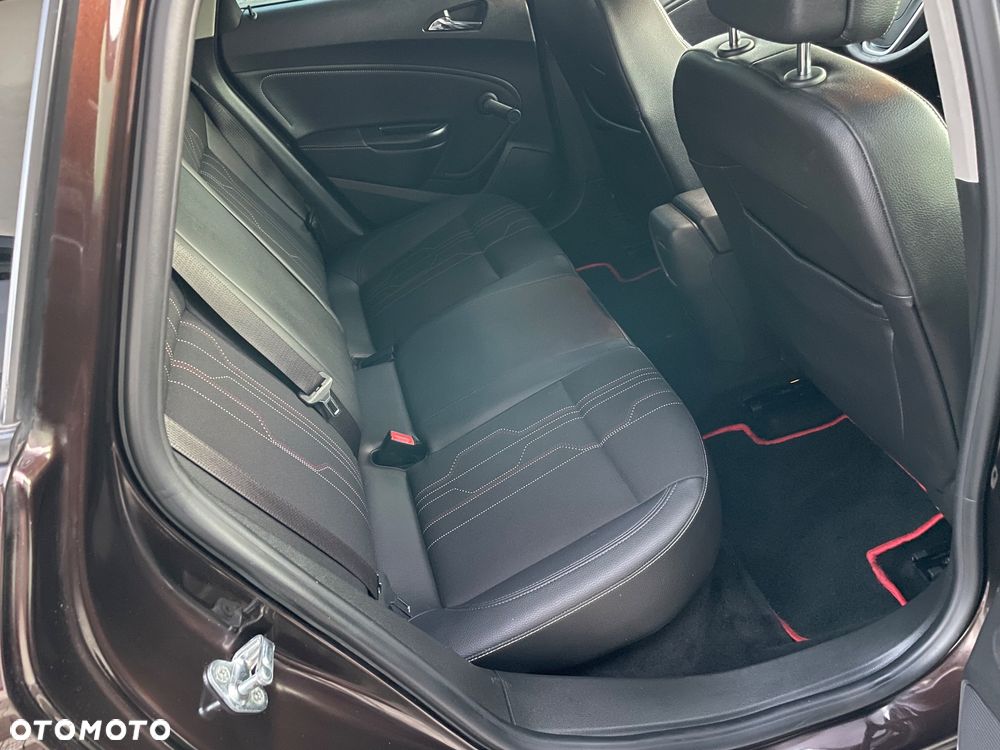 Opel Astra IV 1.4 T Cosmo EU6 - 11