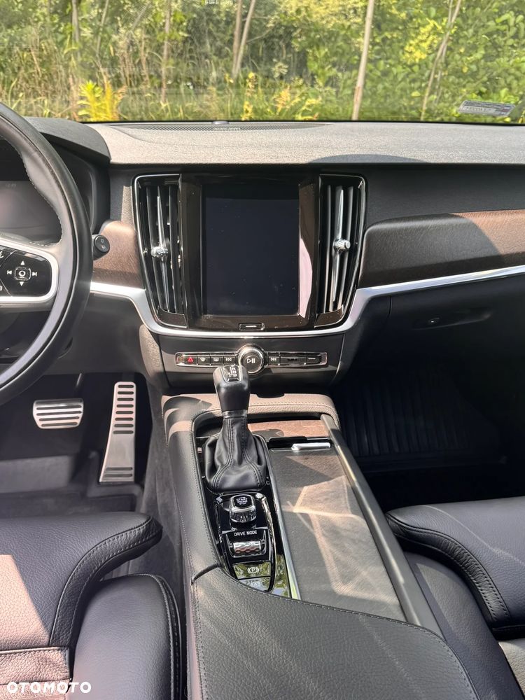 Volvo V90 D4 SCR Momentum Pro - 17