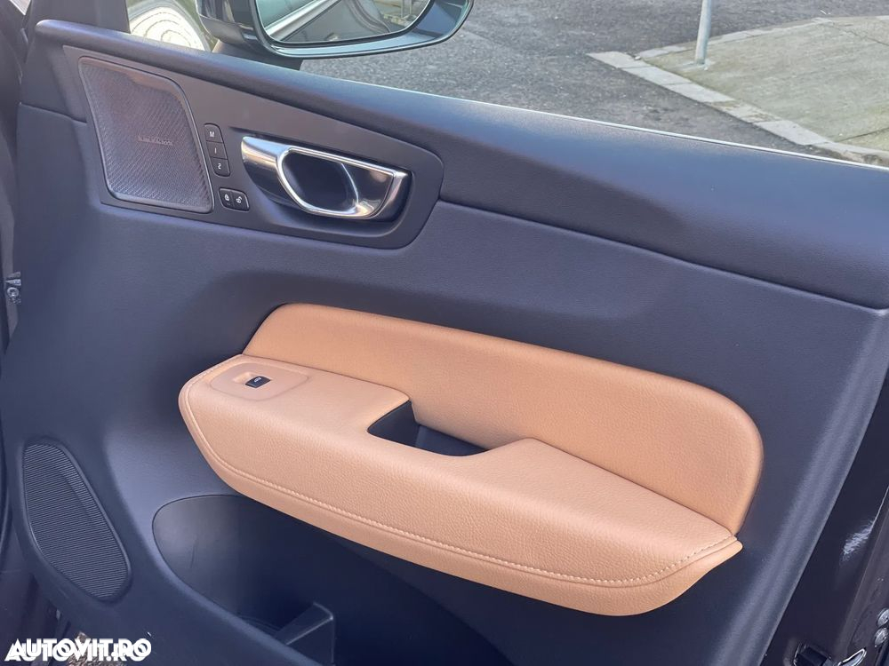Volvo XC 60 T8 AWD Recharge Geartronic Inscription - 23