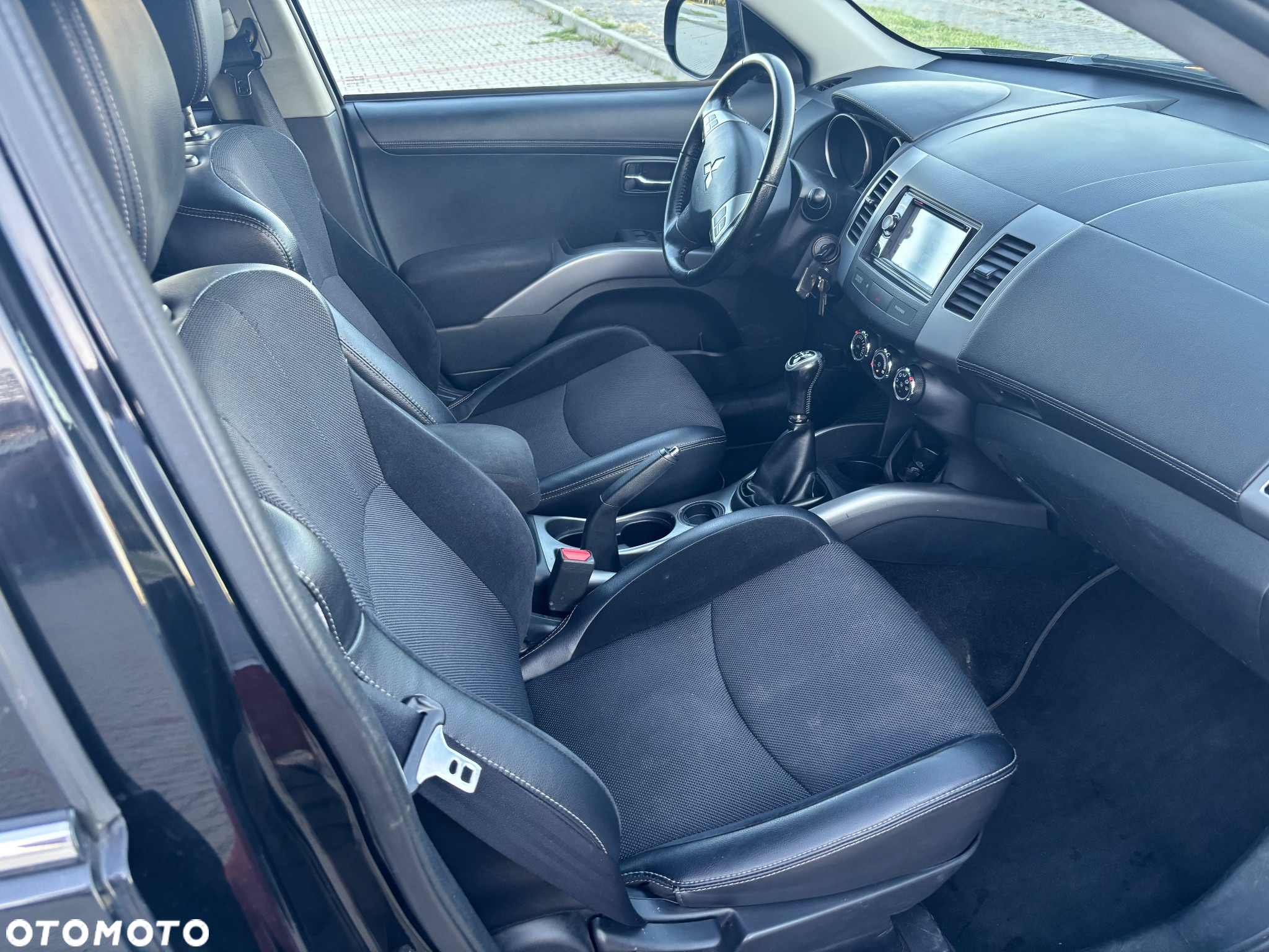 Mitsubishi Outlander 2.0 Intense NAVI 2WD EU5 - 21