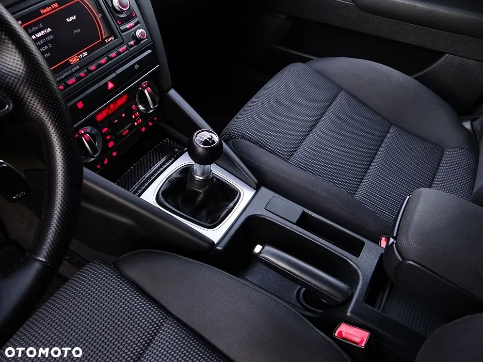 Audi A3 Sportback 1.8 TFSI quattro Ambiente - 31