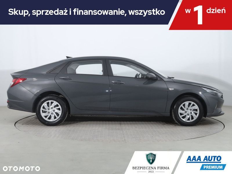 Hyundai Elantra - 7