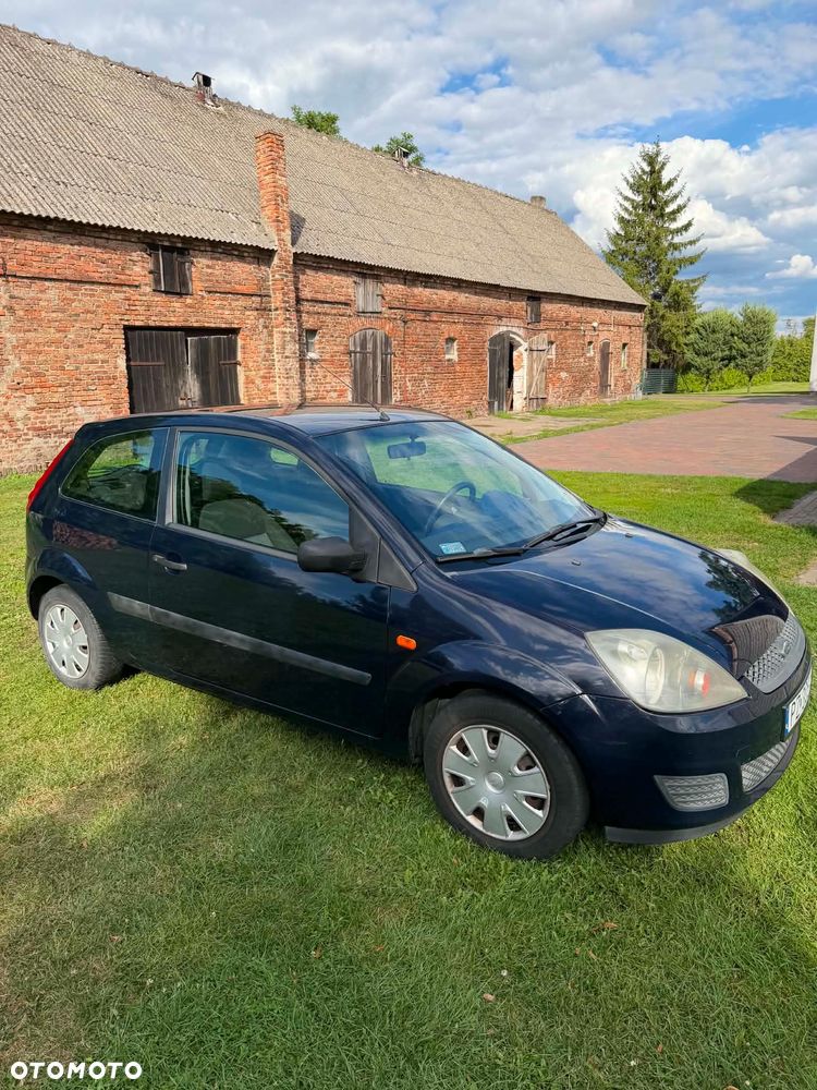 Ford Fiesta 1.3 Ambiente - 2