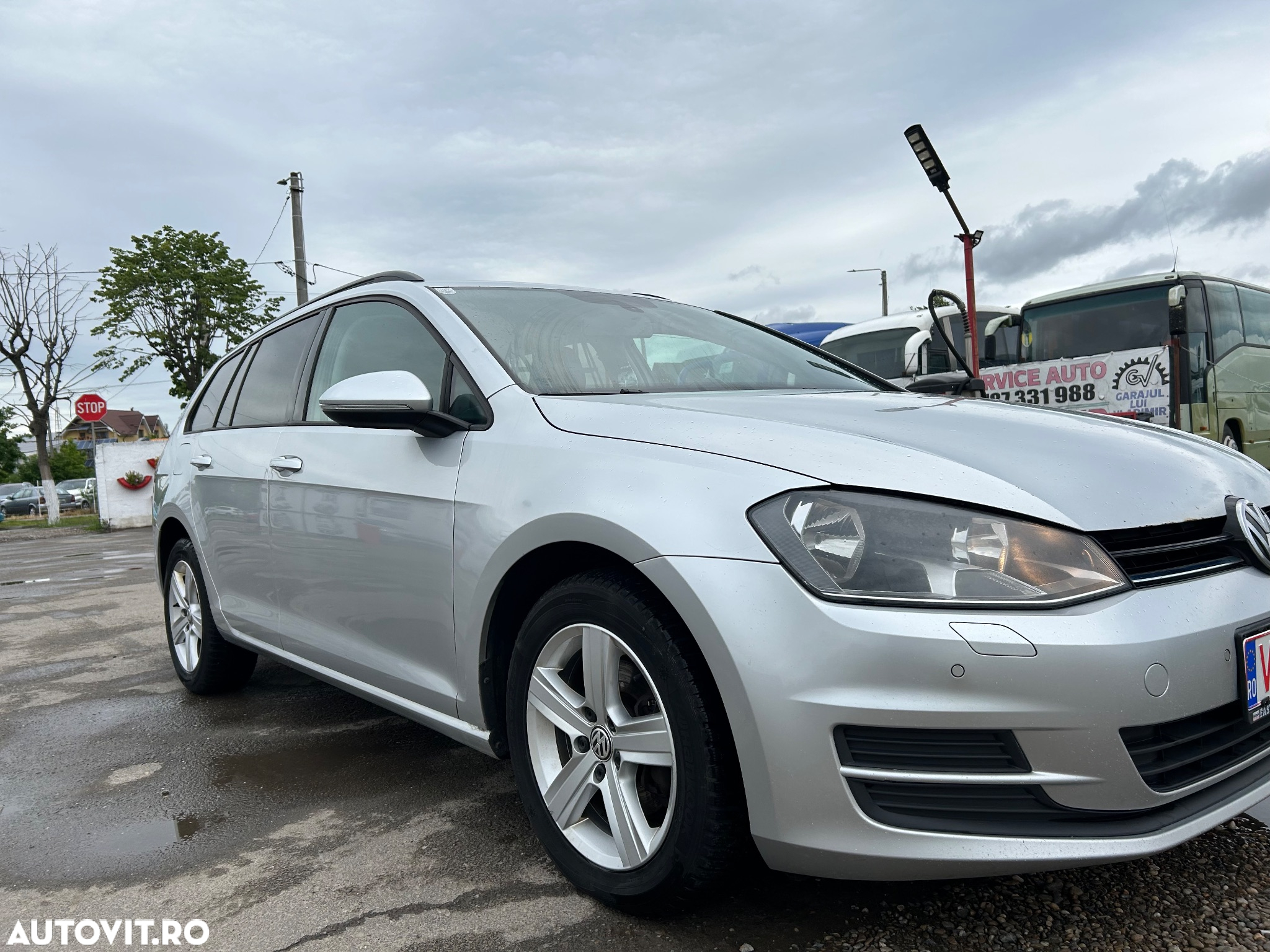 Volkswagen Golf 1.6 TDI BlueMotion Technology DSG Comfortline - 23