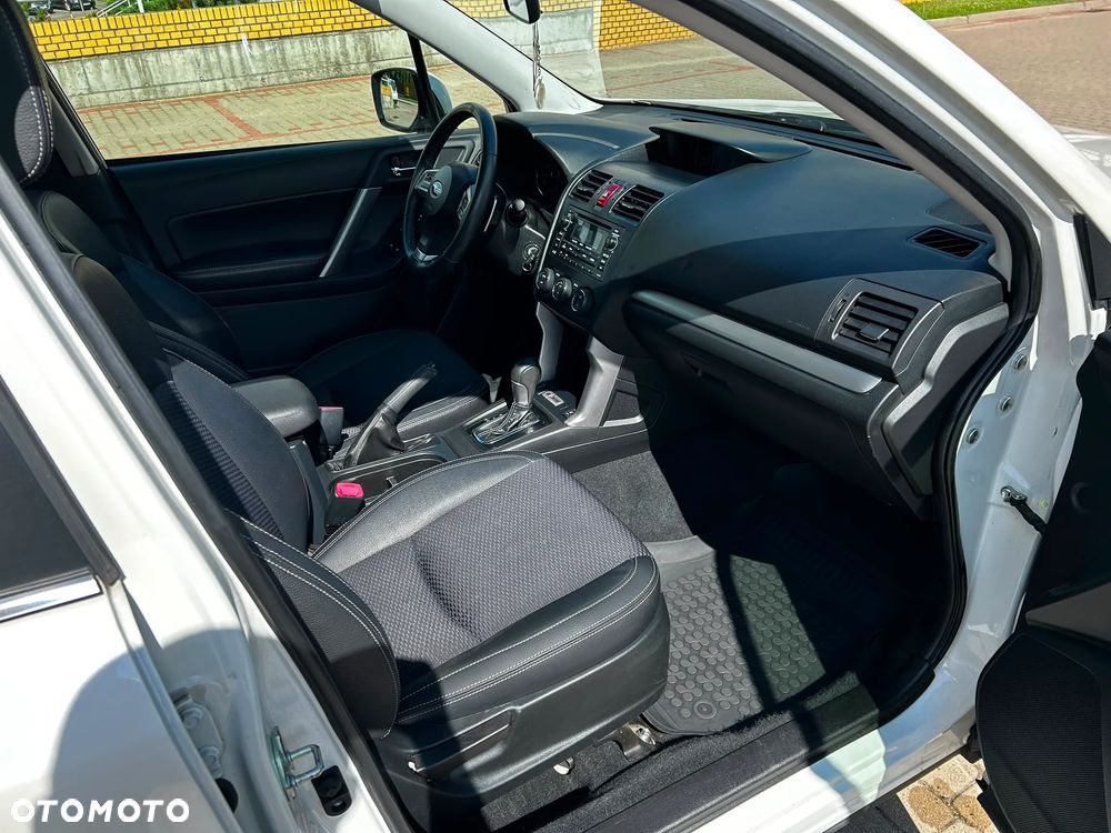 Subaru Forester 2.0XT Platinum Lineartronic - 15