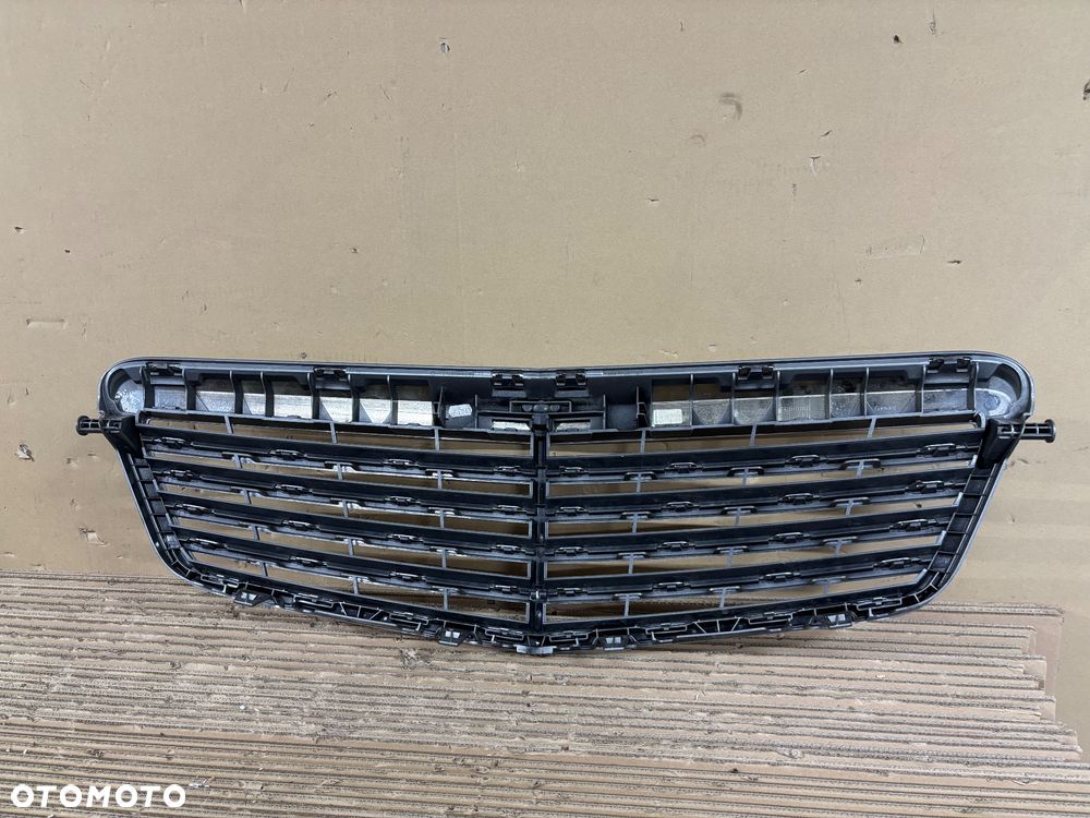 Mercedes E Klasa 212 Atrapa,Grill A212 880 02 83 - 2