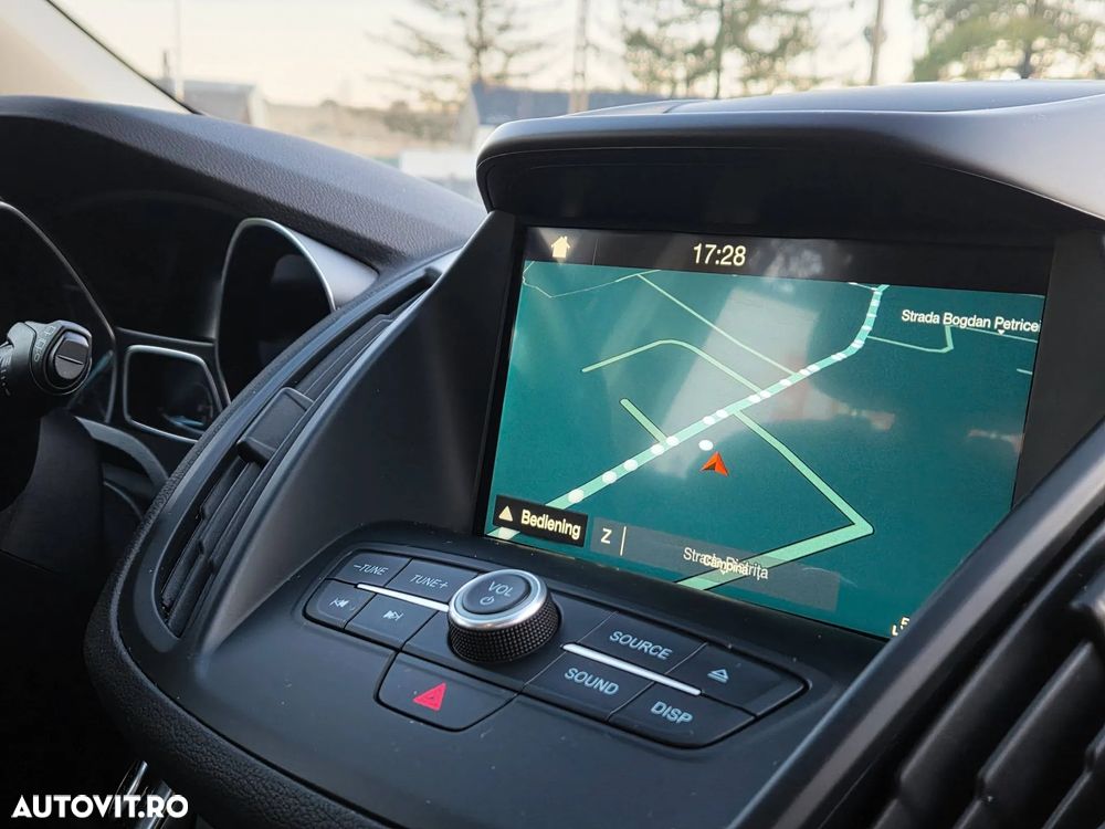 Ford Kuga 1.5 TDCi 2x4 Business Edition - 17