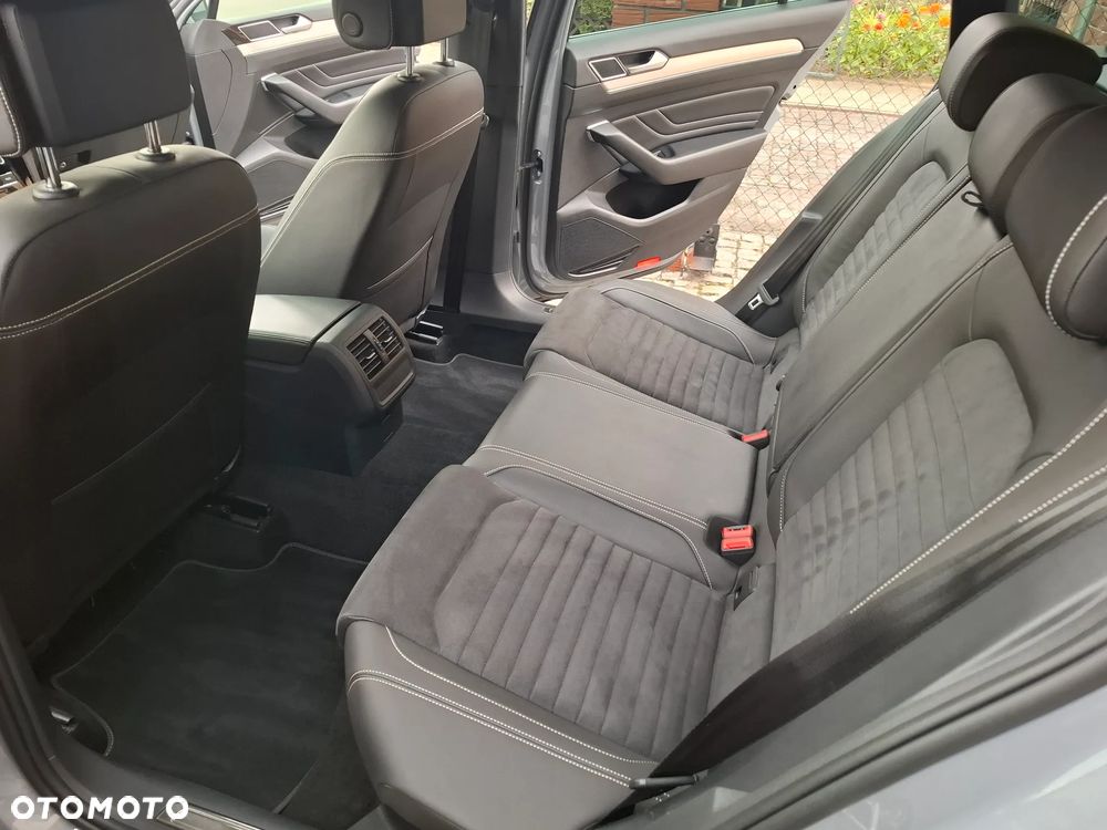 Volkswagen Passat Variant 1.5 TSI EVO Elegance DSG - 25