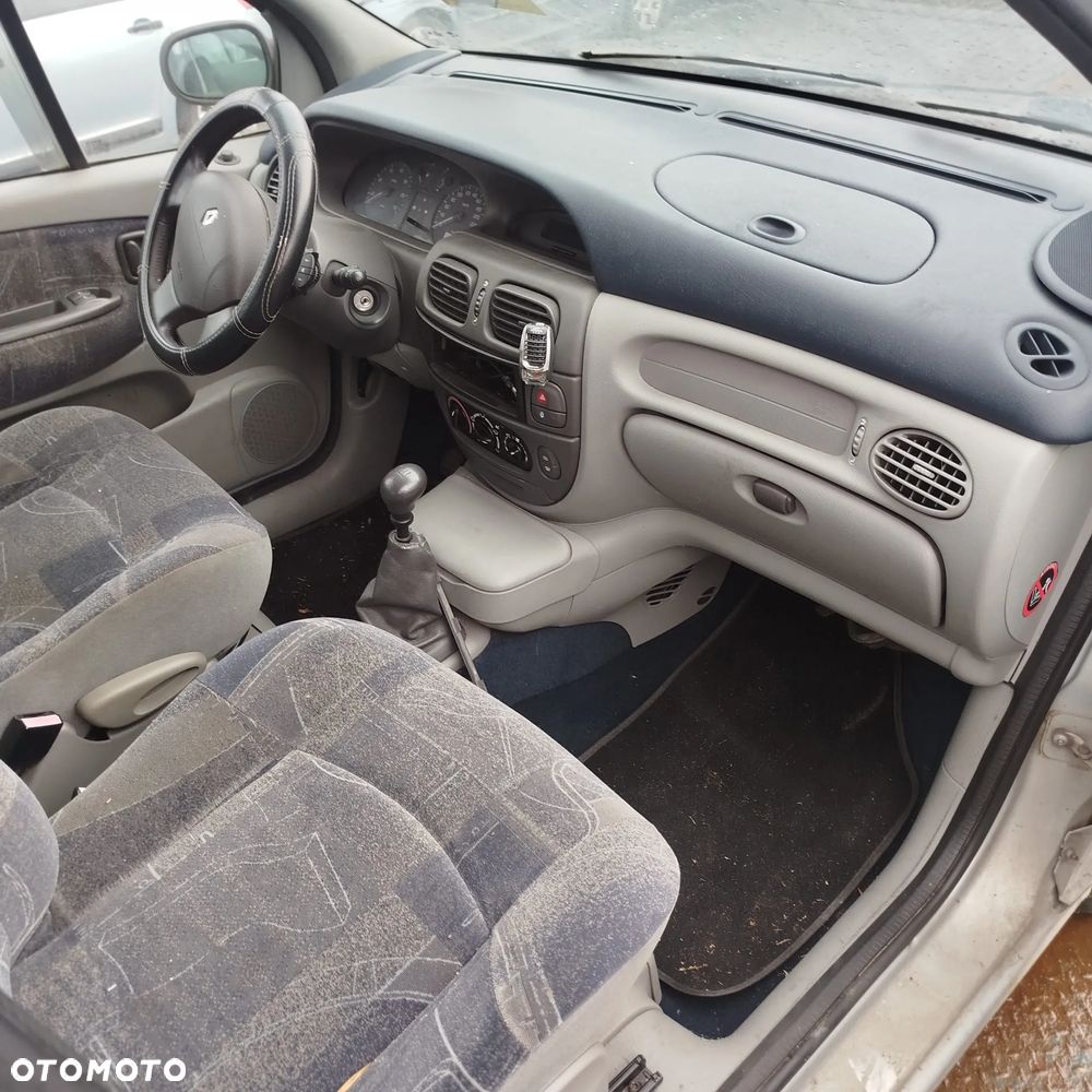 Renault Scenic 1 na części . - 4