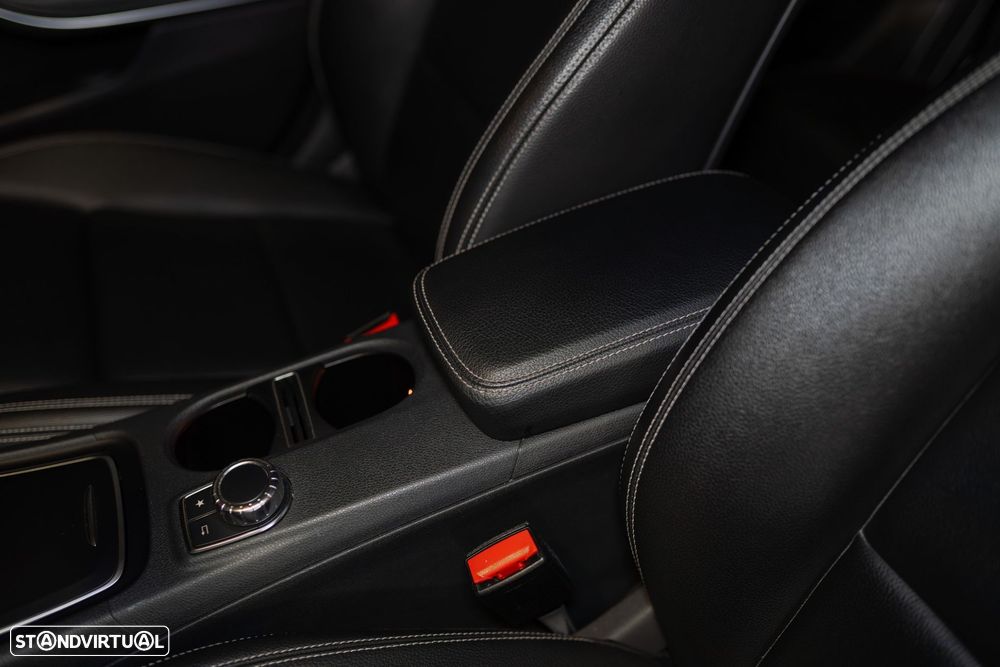 Mercedes-Benz GLA 200 - 15