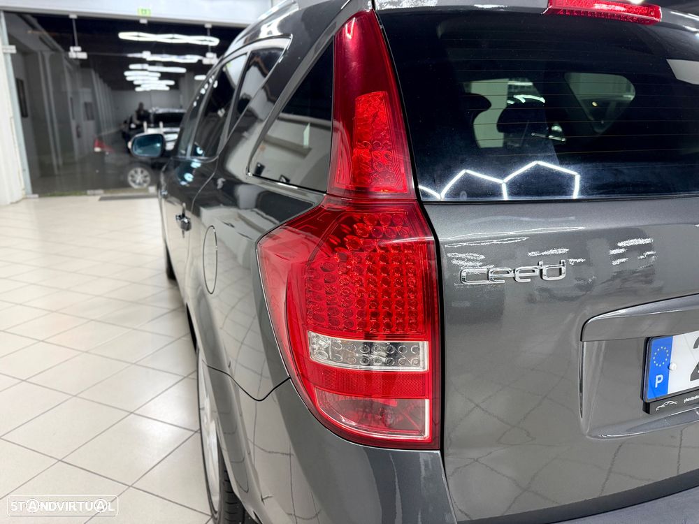 Kia Ceed SW 1.6 CRDi TX ISG - 8