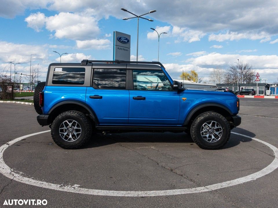 Ford Bronco - 5