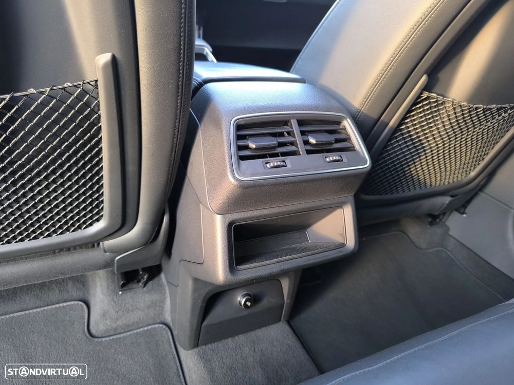 Audi e-tron 50 quattro S line - 31