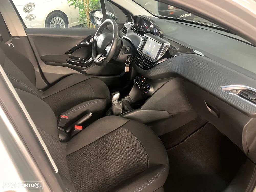 Peugeot 208 1.6 BlueHDi Style - 28