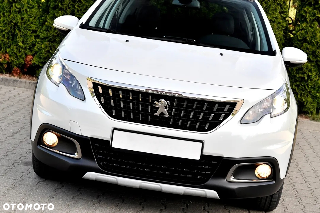 Peugeot 2008 1.2 Pure Tech GPF Allure S&S - 5