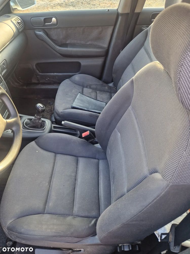 Audi A3 Sportback 1.6 Ambiente - 16