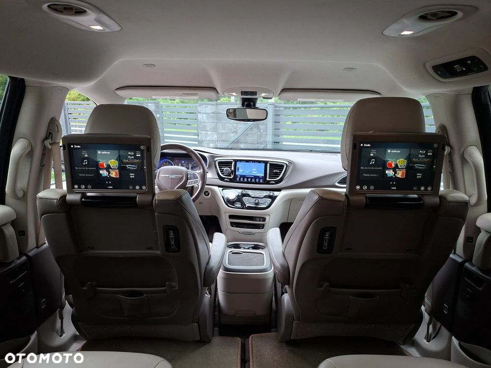 Chrysler Pacifica - 22