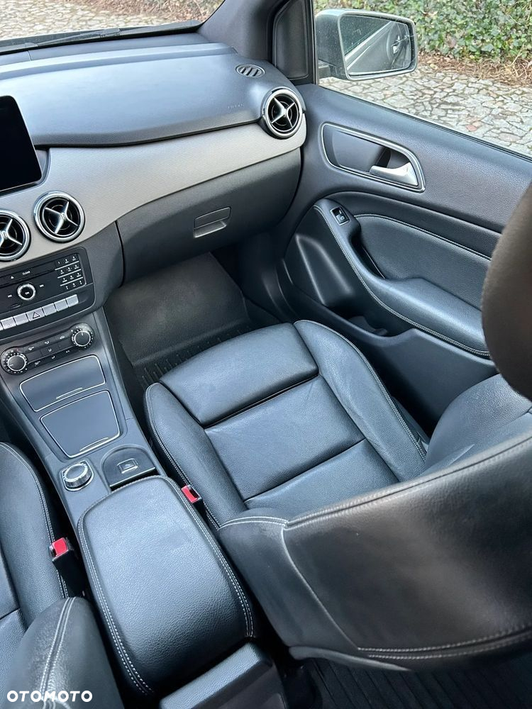 Mercedes-Benz Klasa B 200 (CDI) d 4Matic 7G-DCT Style - 16
