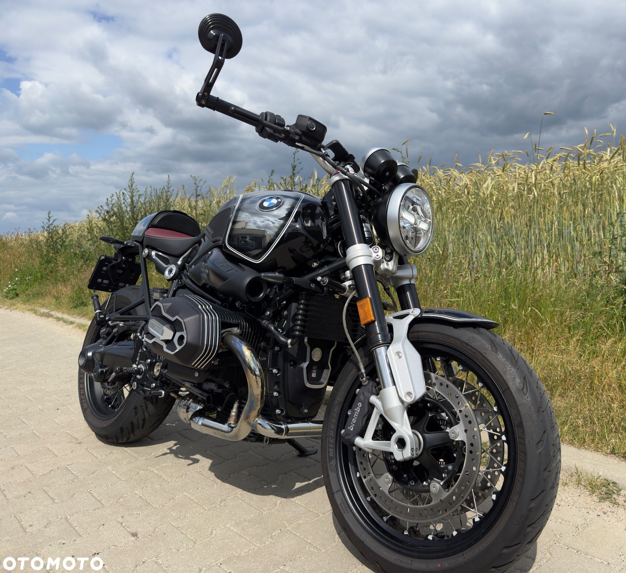 BMW R - 1