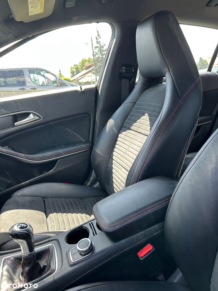 Mercedes-Benz CLA 200 AMG Line - 7