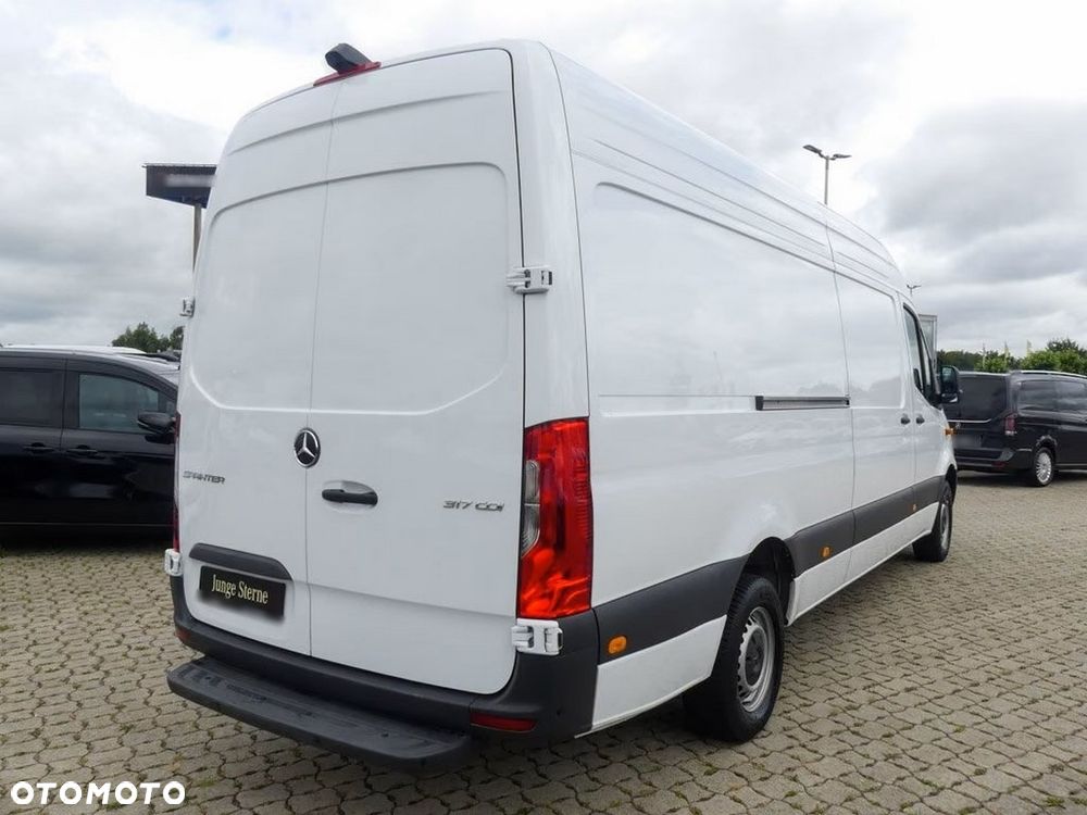 Mercedes-Benz Sprinter - 3