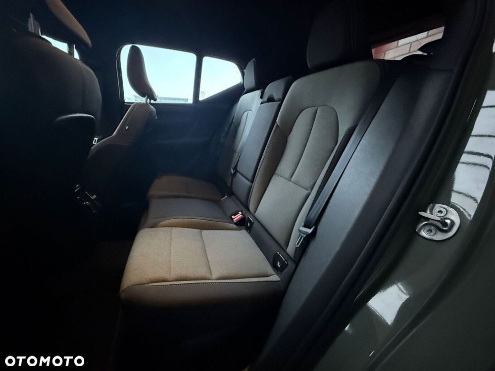 Volvo XC 40 B3 Plus Dark - 11