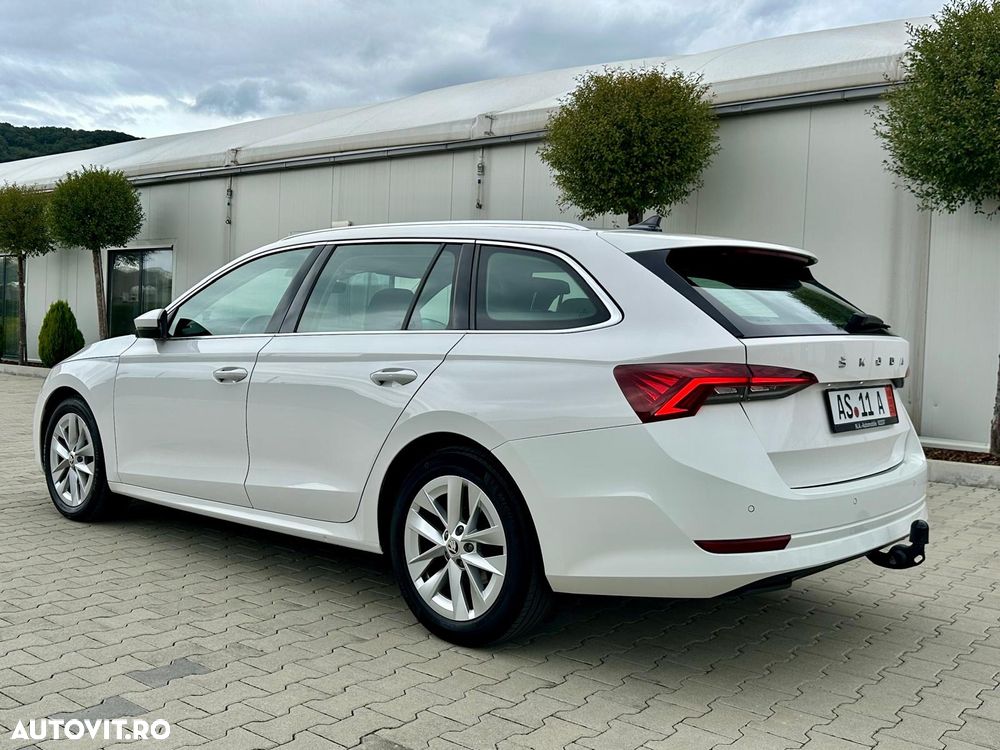 Skoda Octavia Combi 2.0 TDI DSG First Edition - 7