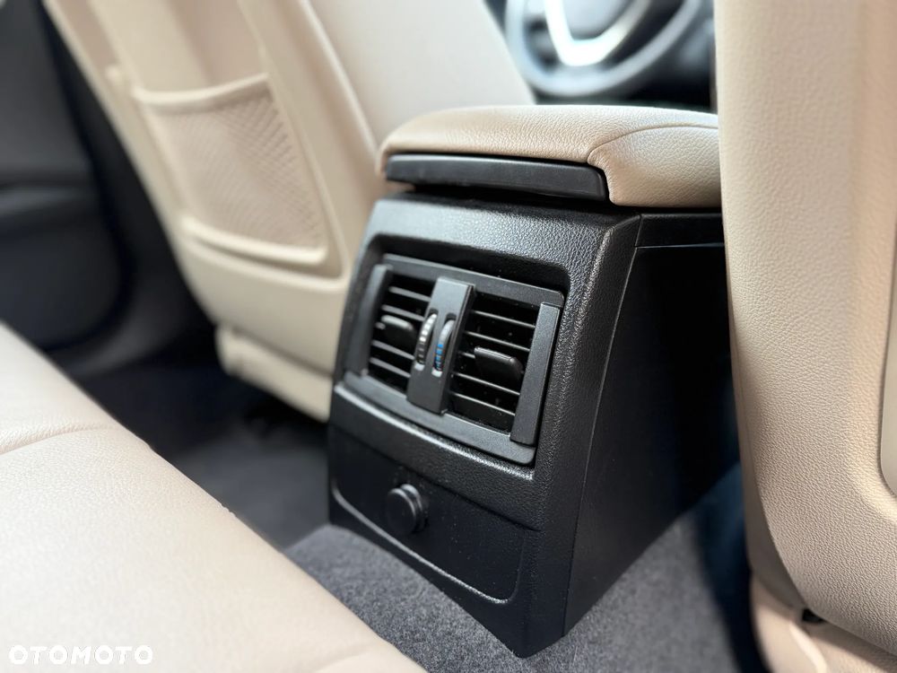 BMW Seria 1 - 32