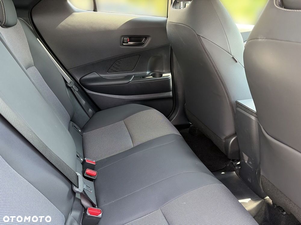 Toyota C-HR 2.0 PHEV Dynamic Force Executive - 16