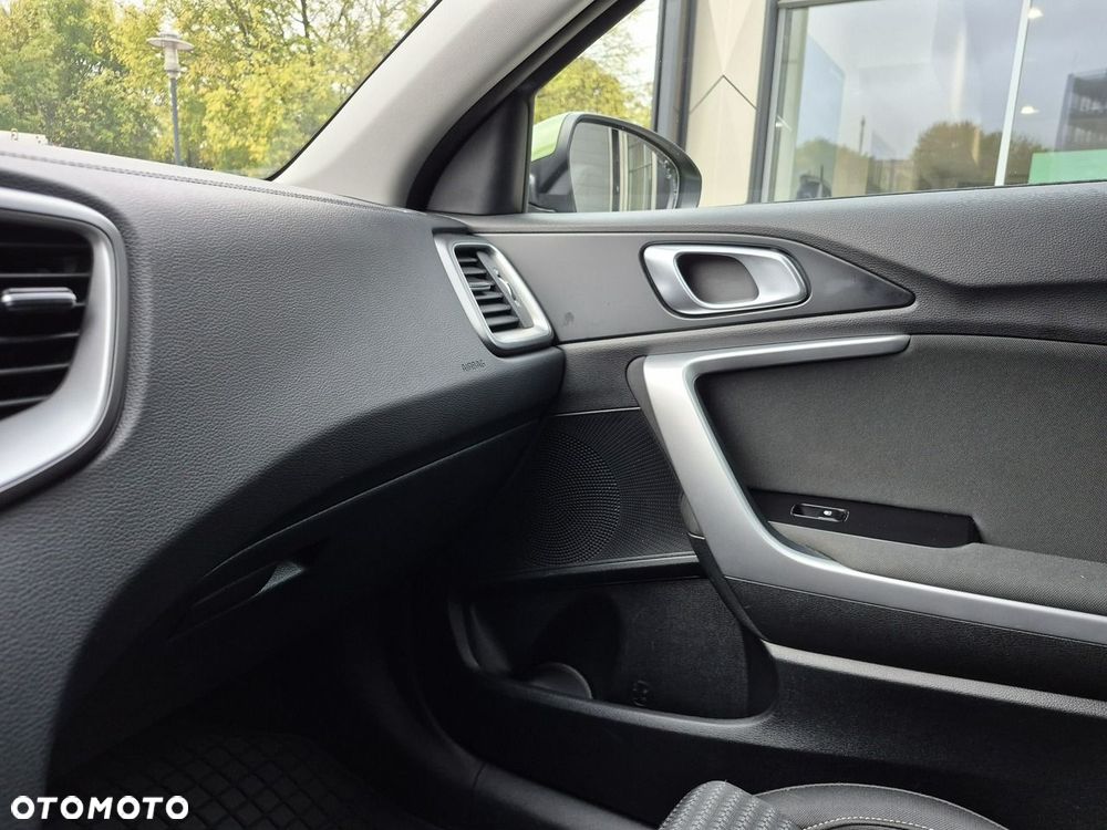 Kia XCeed 1.5 T-GDI M DCT - 37