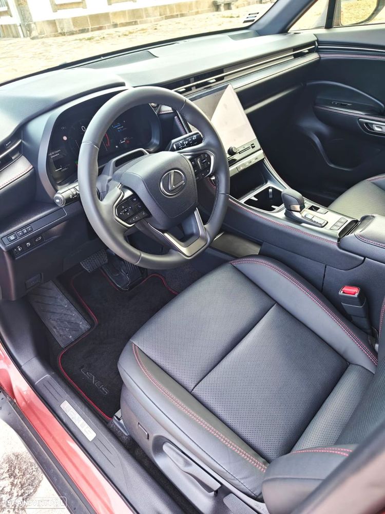 Lexus LBX - 17