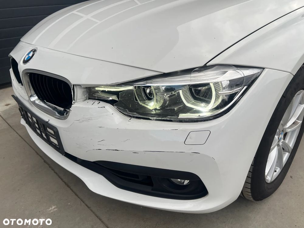 BMW Seria 3 318i - 23