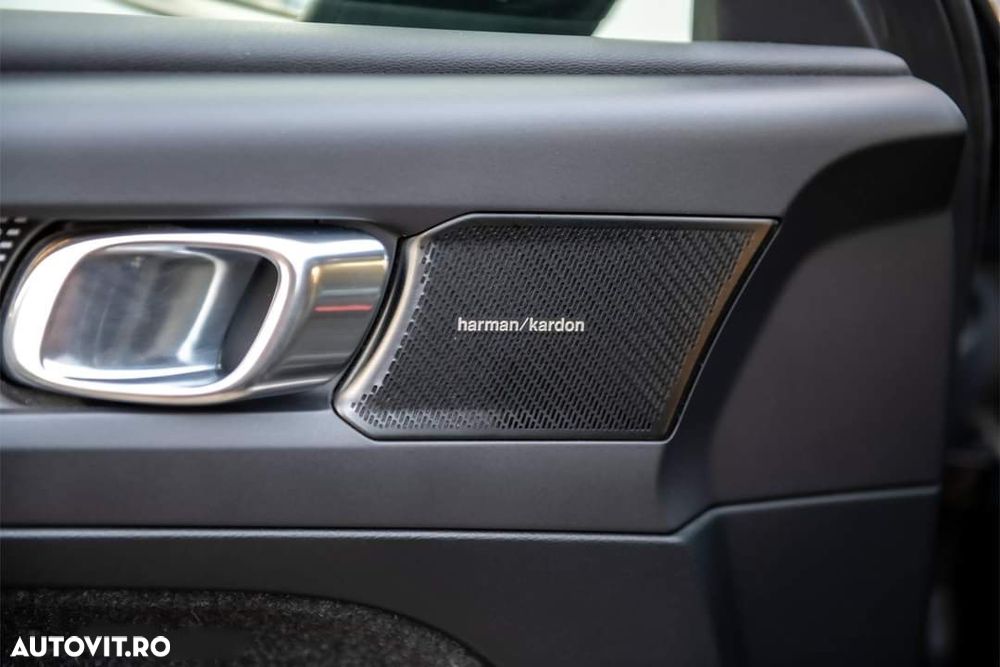 Volvo XC 40 - 32